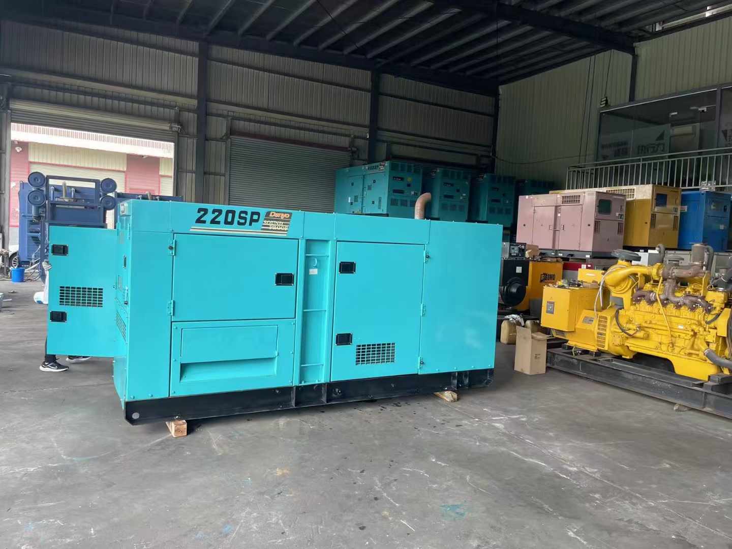 德令哈800kW 柴油发电机的输出电流波动范围是多少？