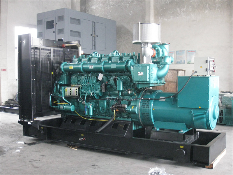 德令哈200KW 柴油发电机的油耗是多少？