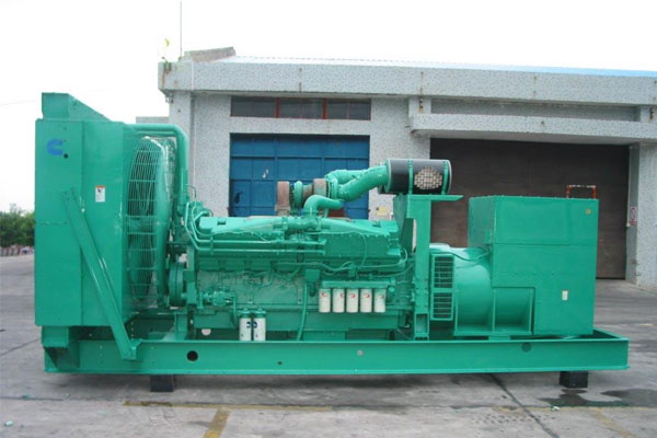 德令哈工厂发电机应急发电时如何更准确地检查发电机状态？