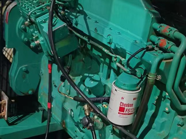 德令哈如何确定新的发电机组控制系统是否与原系统兼容？