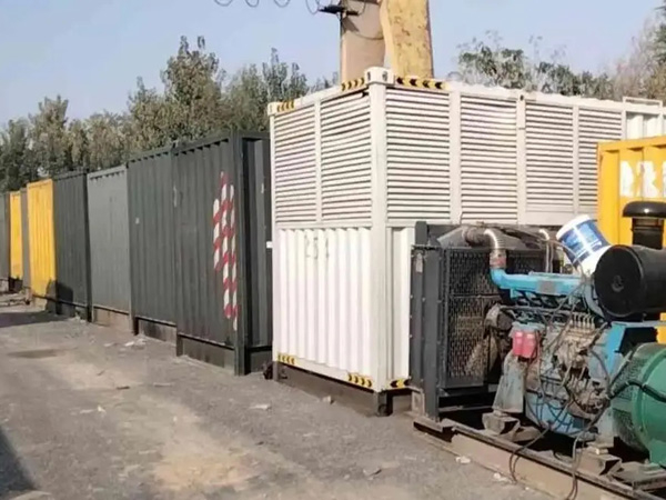 德令哈200KW柴油发电机机组每小时油耗是多少？